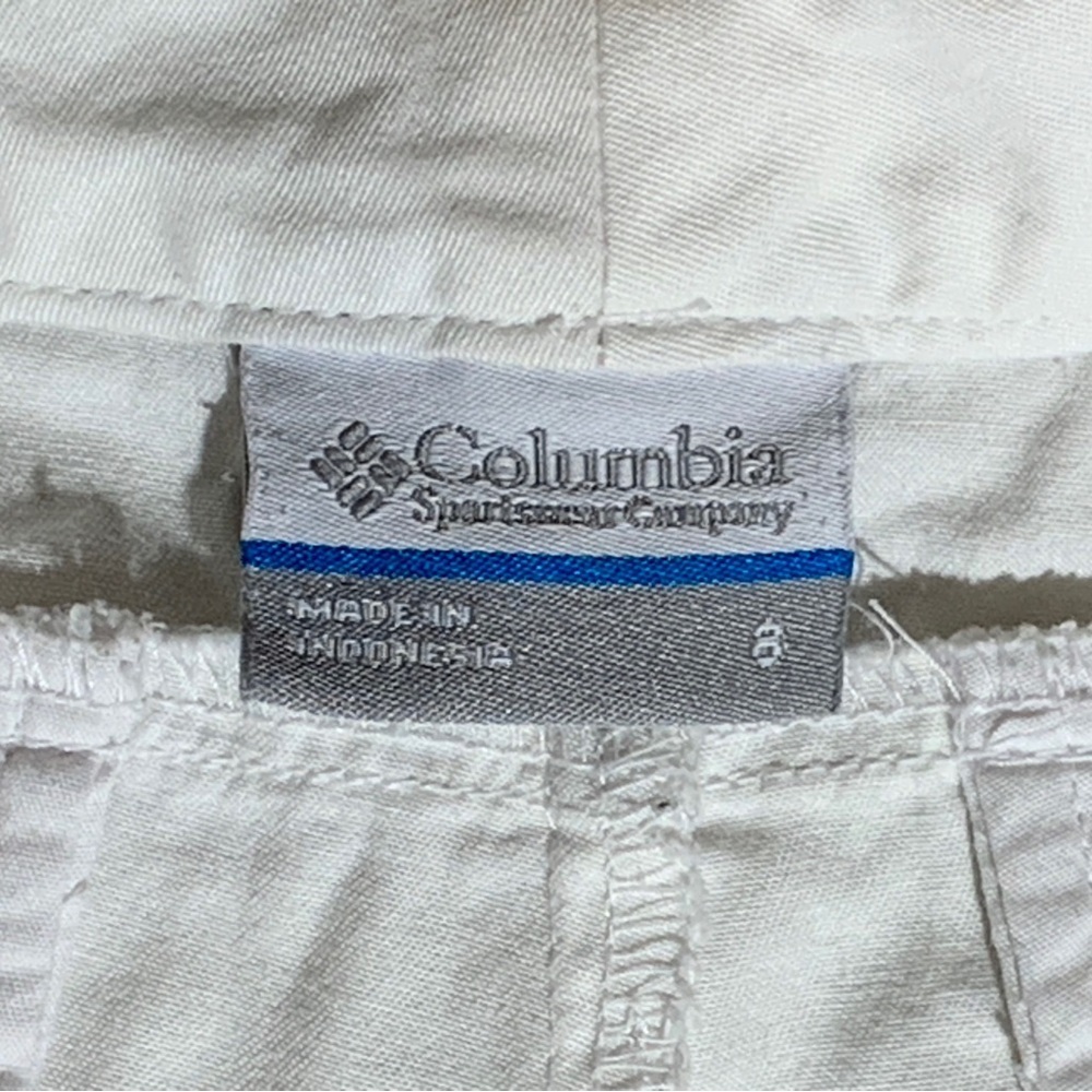2 Pair Columbia Sportswear Women 8 Chino Soft Cotton Casual Shorts Khaki & White - Picture 4 of 6